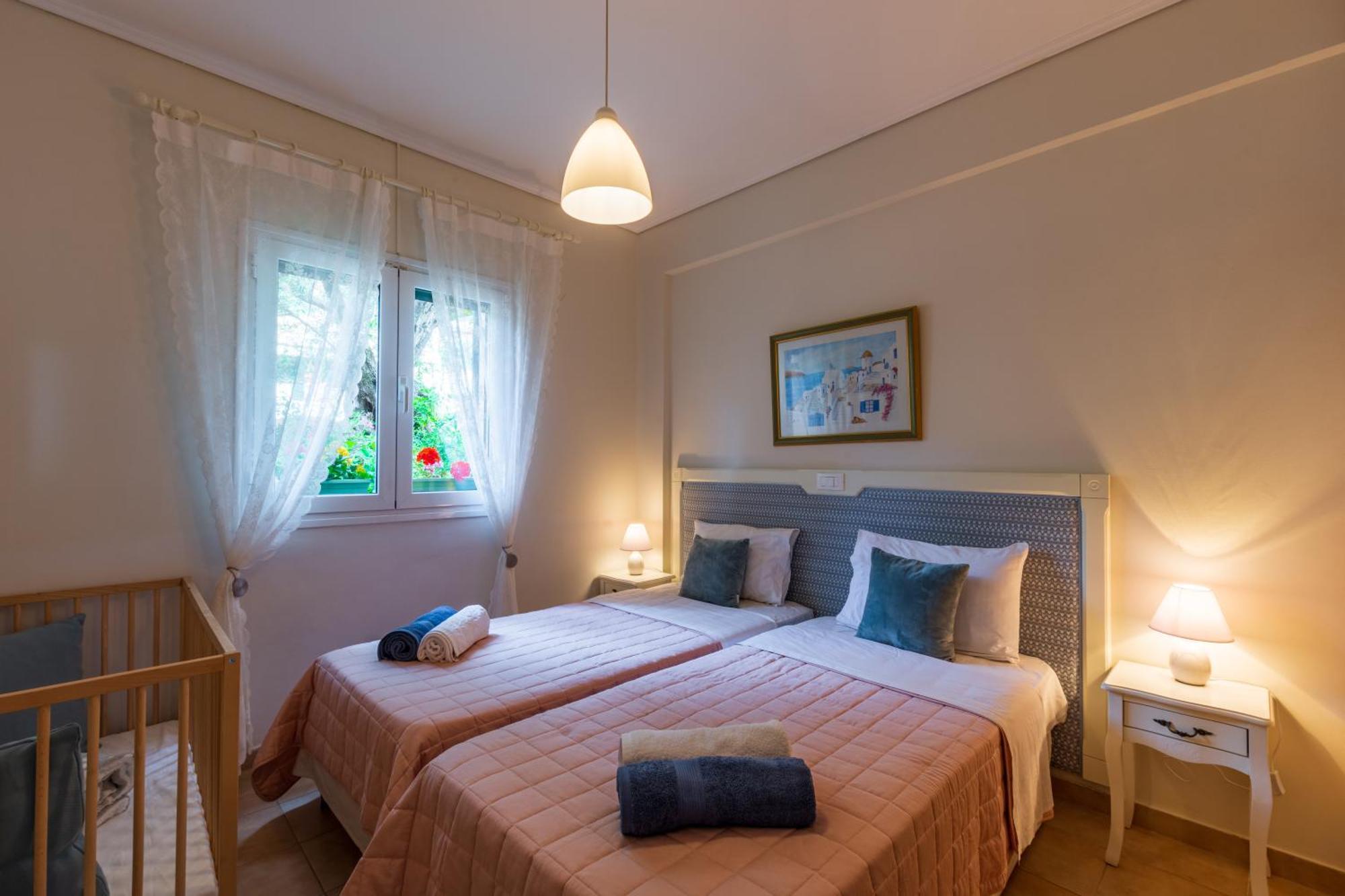Barbati Seafront Luxury Suites ภายนอก รูปภาพ