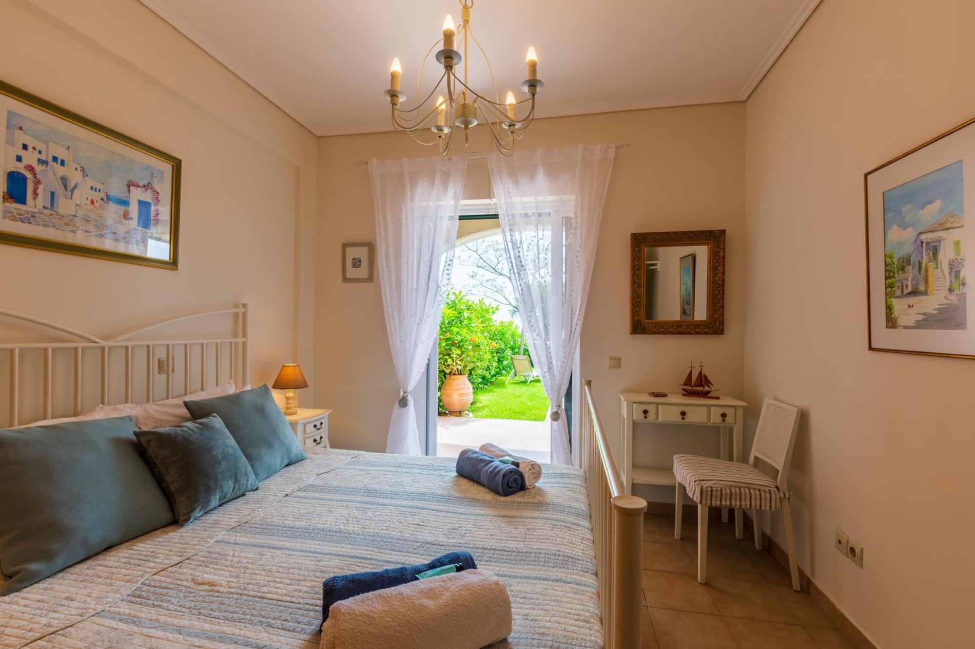 Barbati Seafront Luxury Suites ภายนอก รูปภาพ