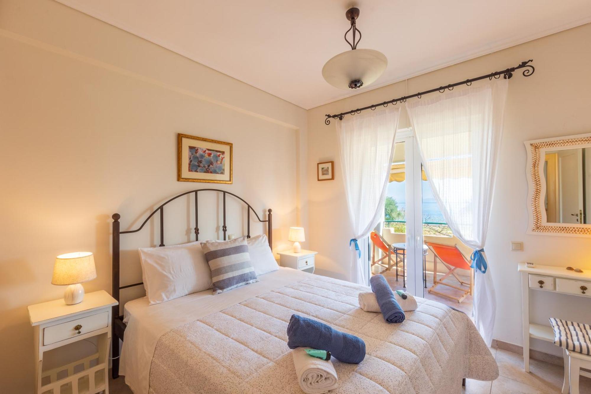 Barbati Seafront Luxury Suites ภายนอก รูปภาพ