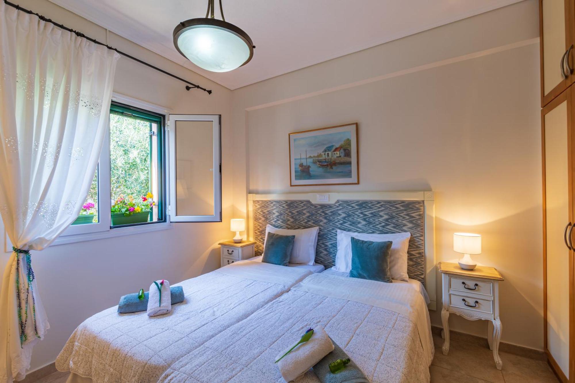 Barbati Seafront Luxury Suites ภายนอก รูปภาพ